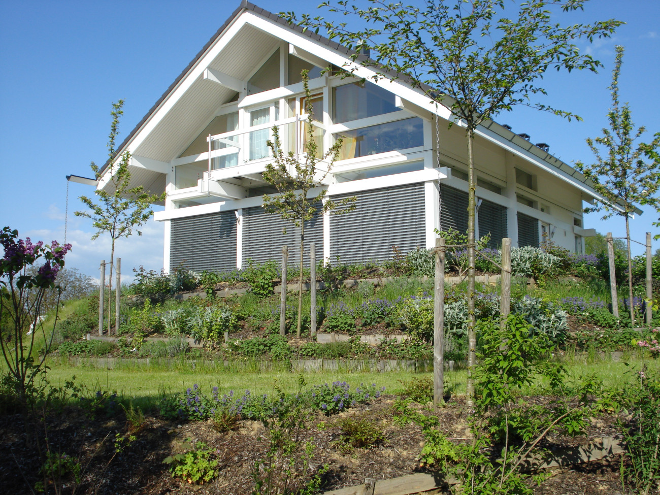 Garten mit Böschung